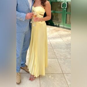 Yellow maxi spring/summer pleated formal dress with spaghetti straps